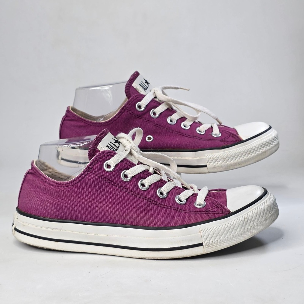 Converse Chuck Taylor All Star Shoes Men's 6.5 Womens 8.5 Low Top Sangria Purple